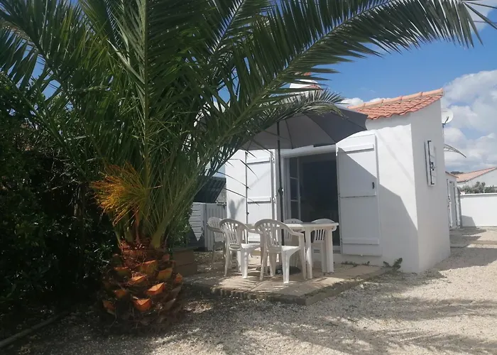 Maison A - Proche - Parking - Fr-1-823-98 בית נופש נוארמוטייה-אן-ליל