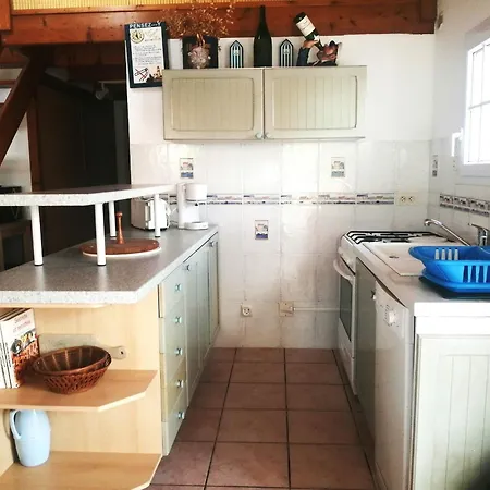 Maison A - Proche - Parking - Fr-1-823-98 Holiday home *